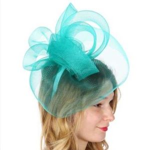 Flower and veil fascinator Hat